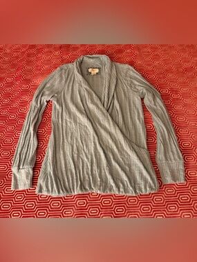 Anthropologie Maeve Ribbed Hacci Surplice Top Women’s Small Sage Green Cozy EUC